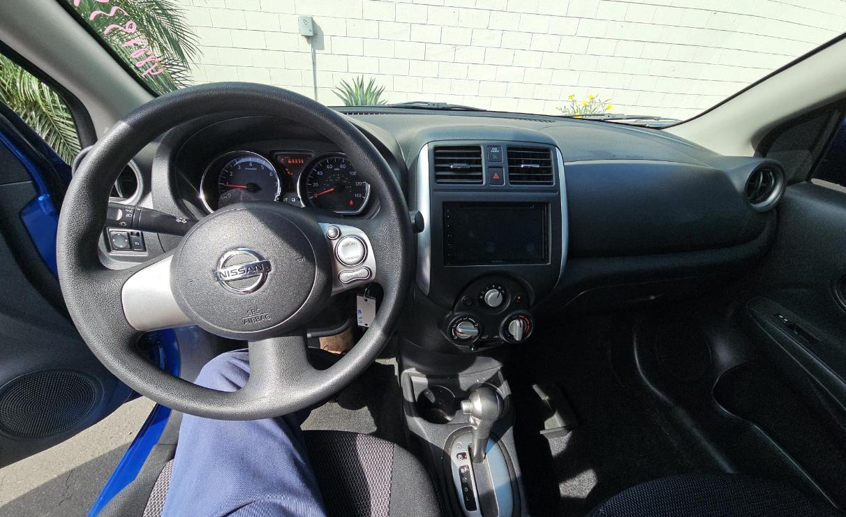 Nissan Versa 4dr Sdn CVT 1.6 SV 2014