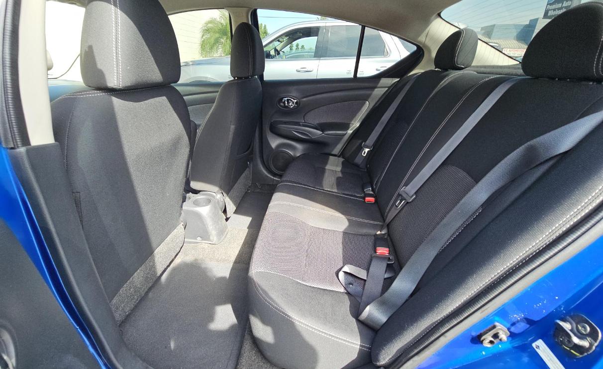 Nissan Versa 4dr Sdn CVT 1.6 SV 2014