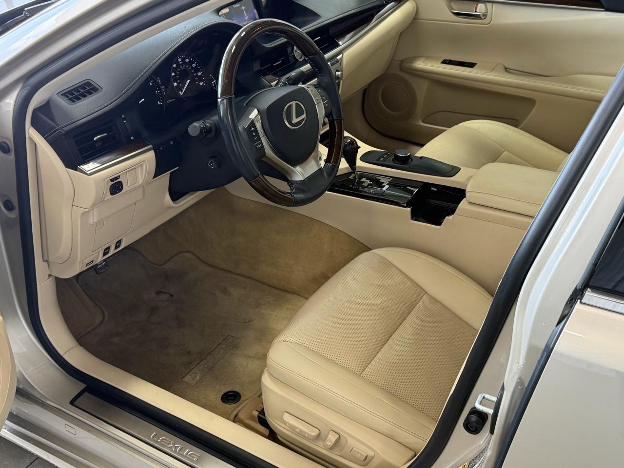 Lexus ES 350 4dr Sdn 2015