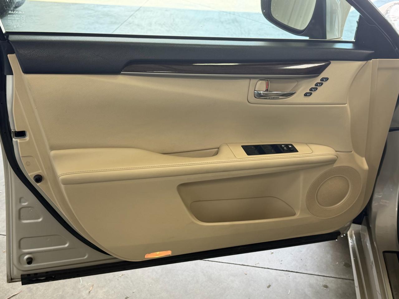 Lexus ES 350 4dr Sdn 2015