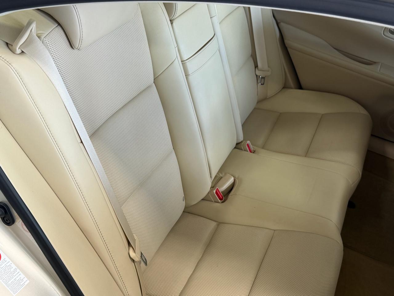 Lexus ES 350 4dr Sdn 2015