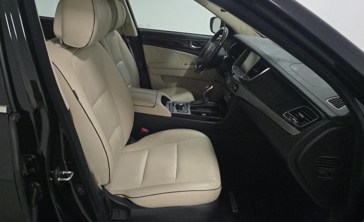 Hyundai Equus 4dr Sdn Signature 2016
