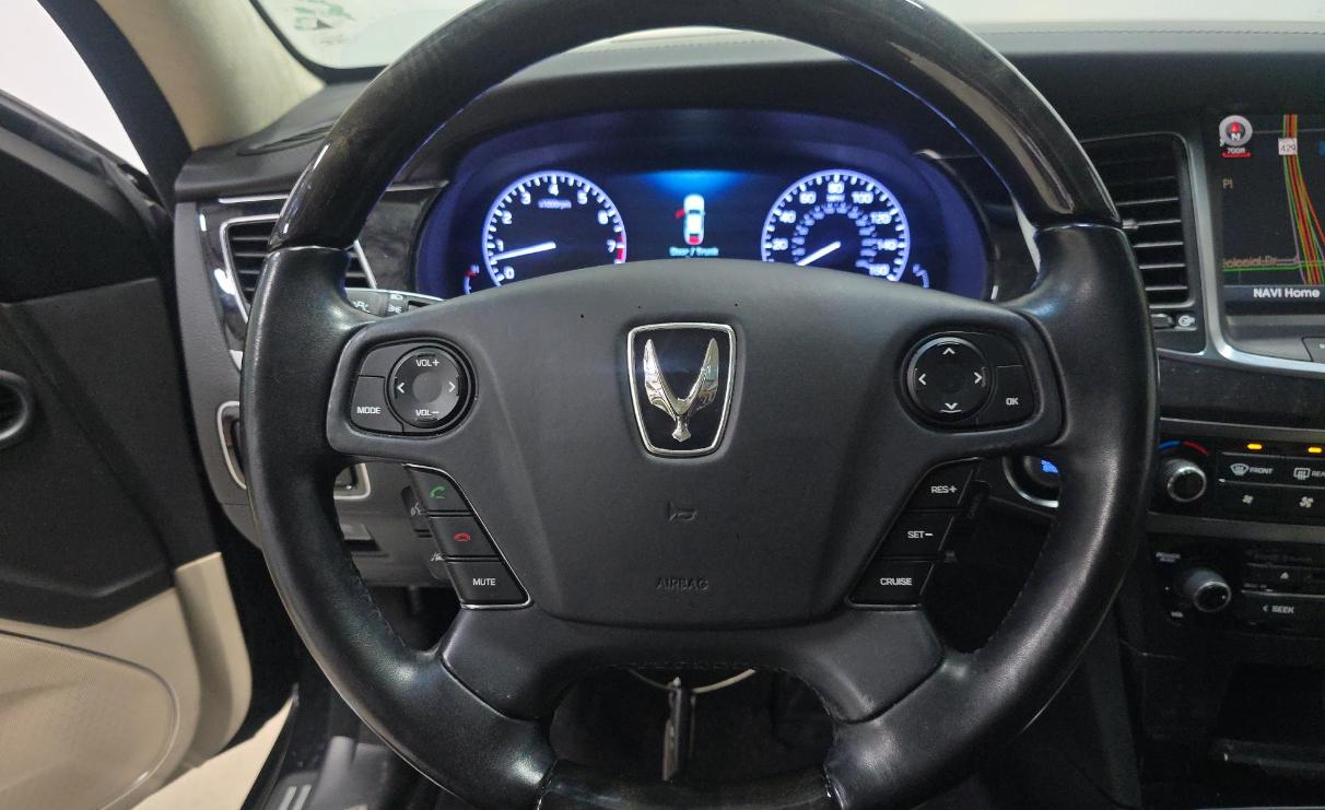 Hyundai Equus 4dr Sdn Signature 2016