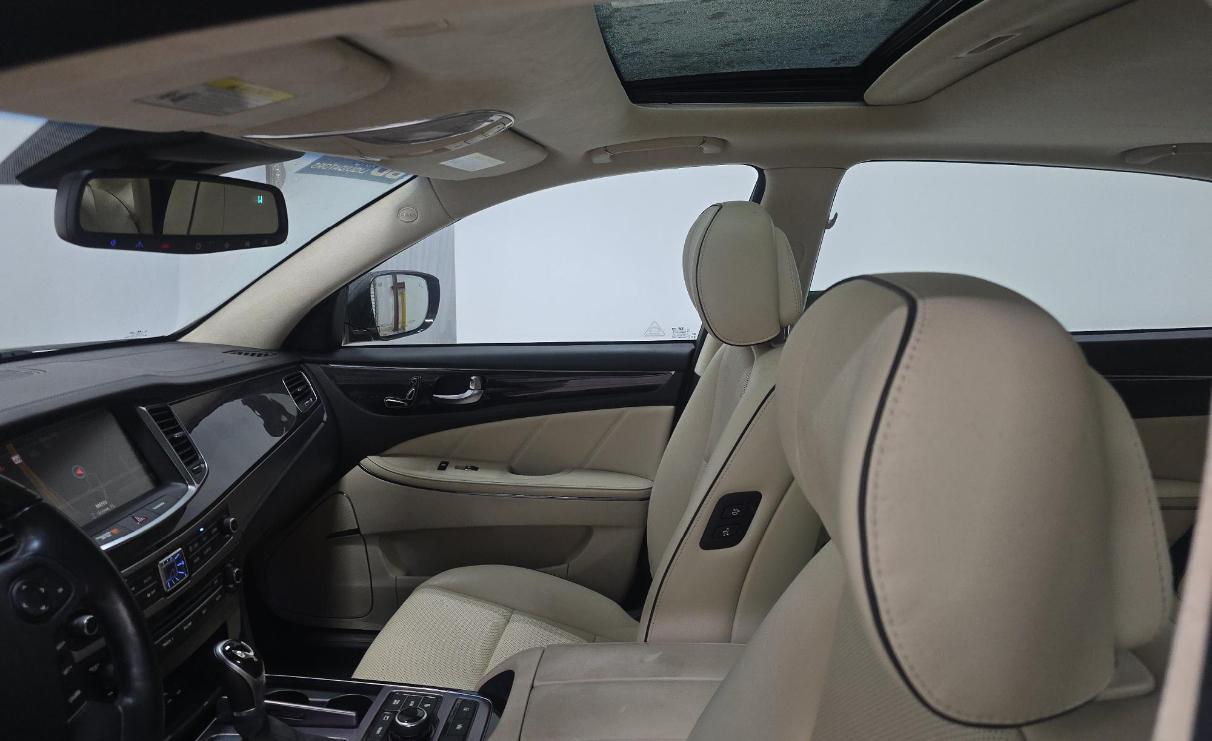 Hyundai Equus 4dr Sdn Signature 2016