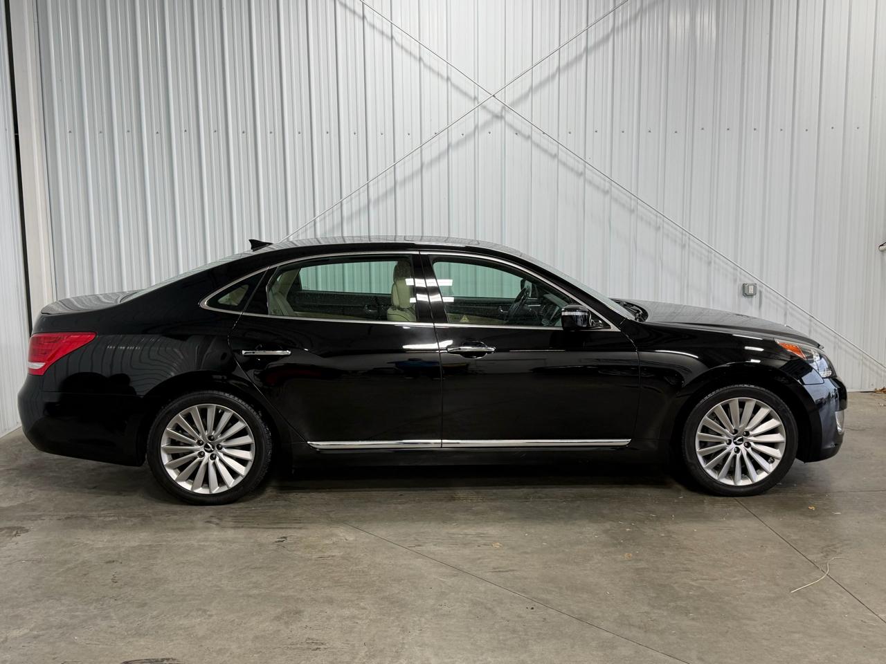 Hyundai Equus 4dr Sdn Signature 2016