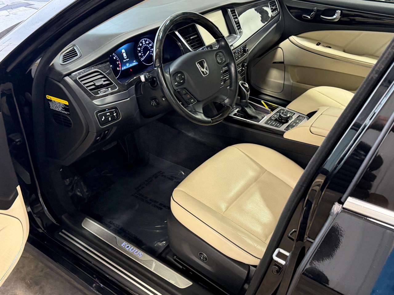 Hyundai Equus 4dr Sdn Signature 2016