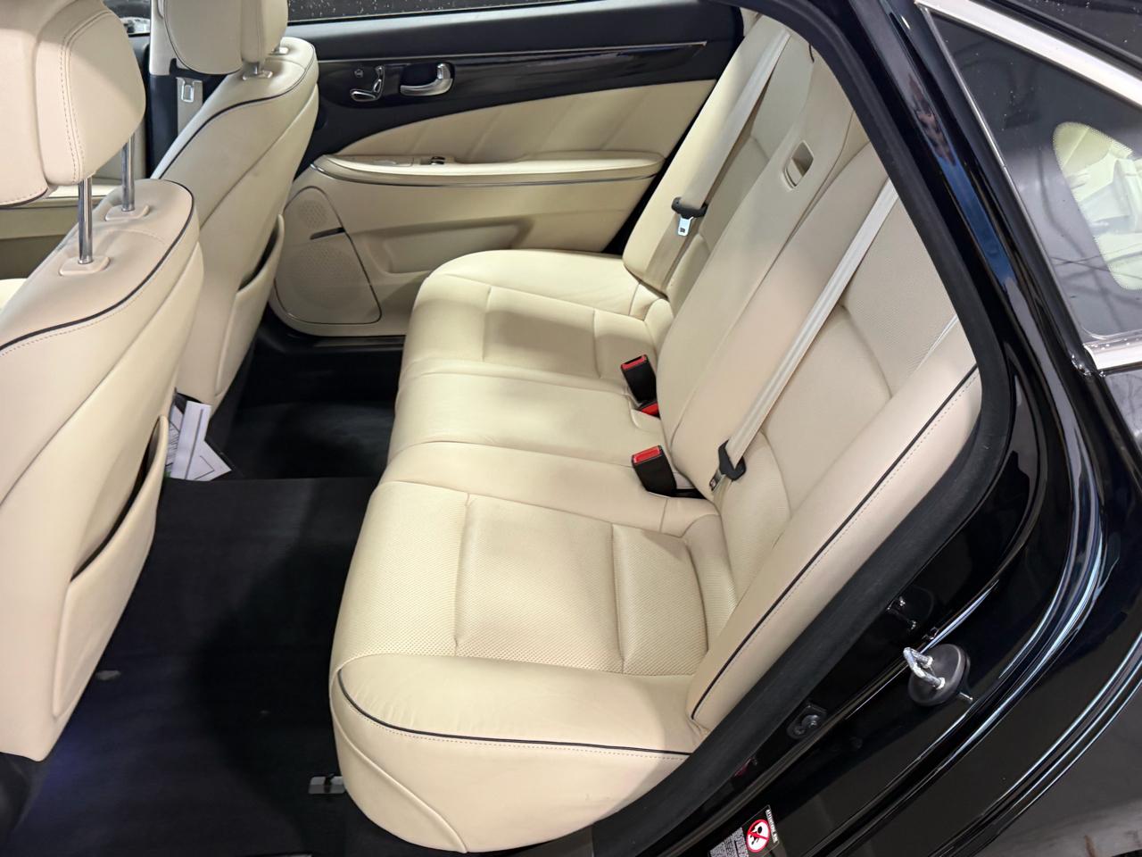 Hyundai Equus 4dr Sdn Signature 2016