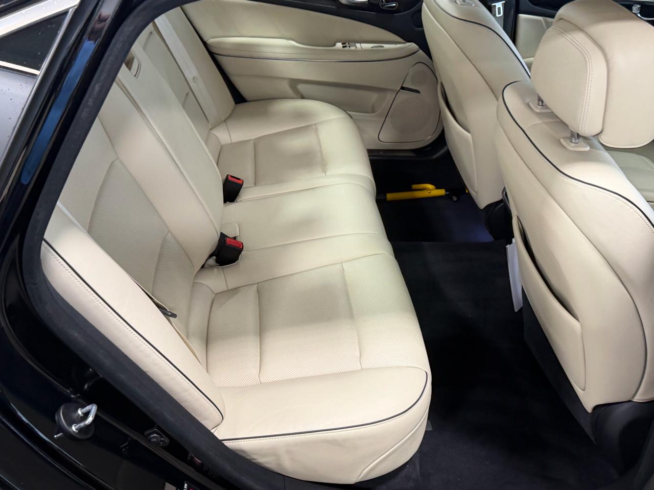 Hyundai Equus 4dr Sdn Signature 2016