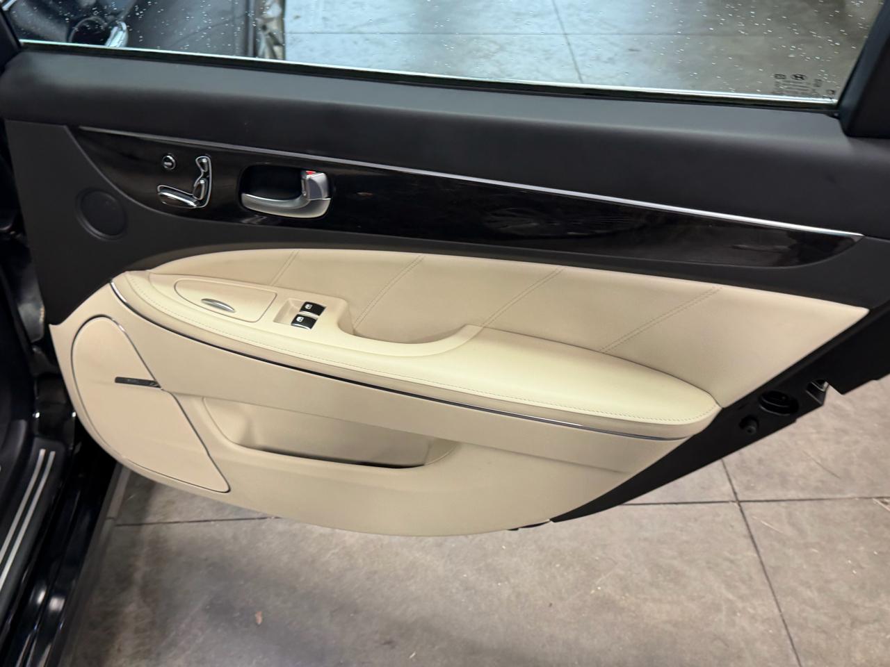 Hyundai Equus 4dr Sdn Signature 2016
