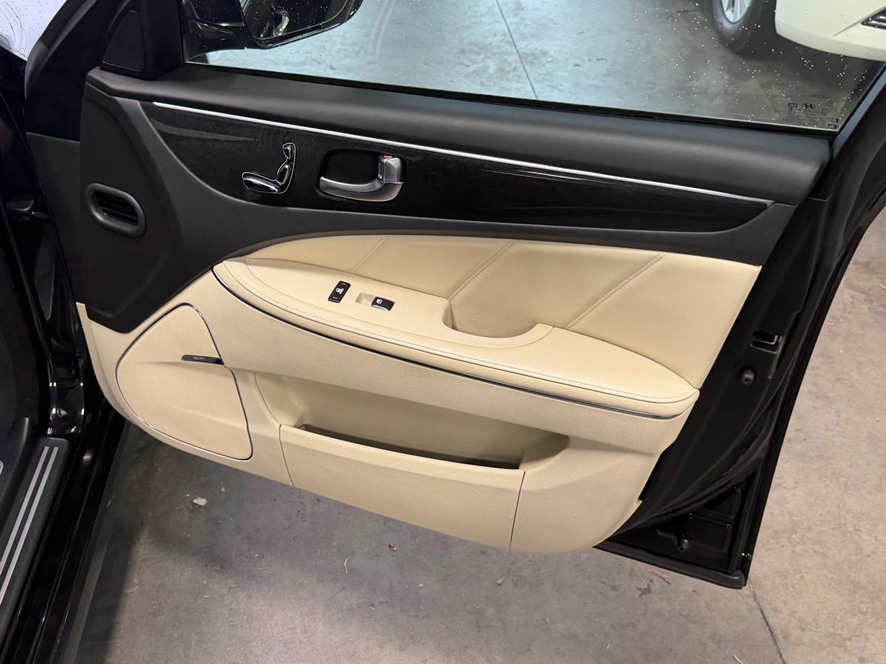 Hyundai Equus 4dr Sdn Signature 2016