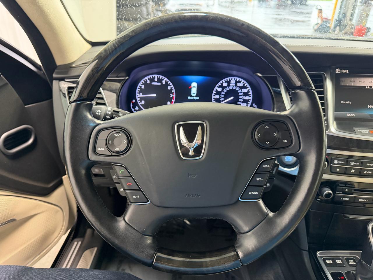 Hyundai Equus 4dr Sdn Signature 2016