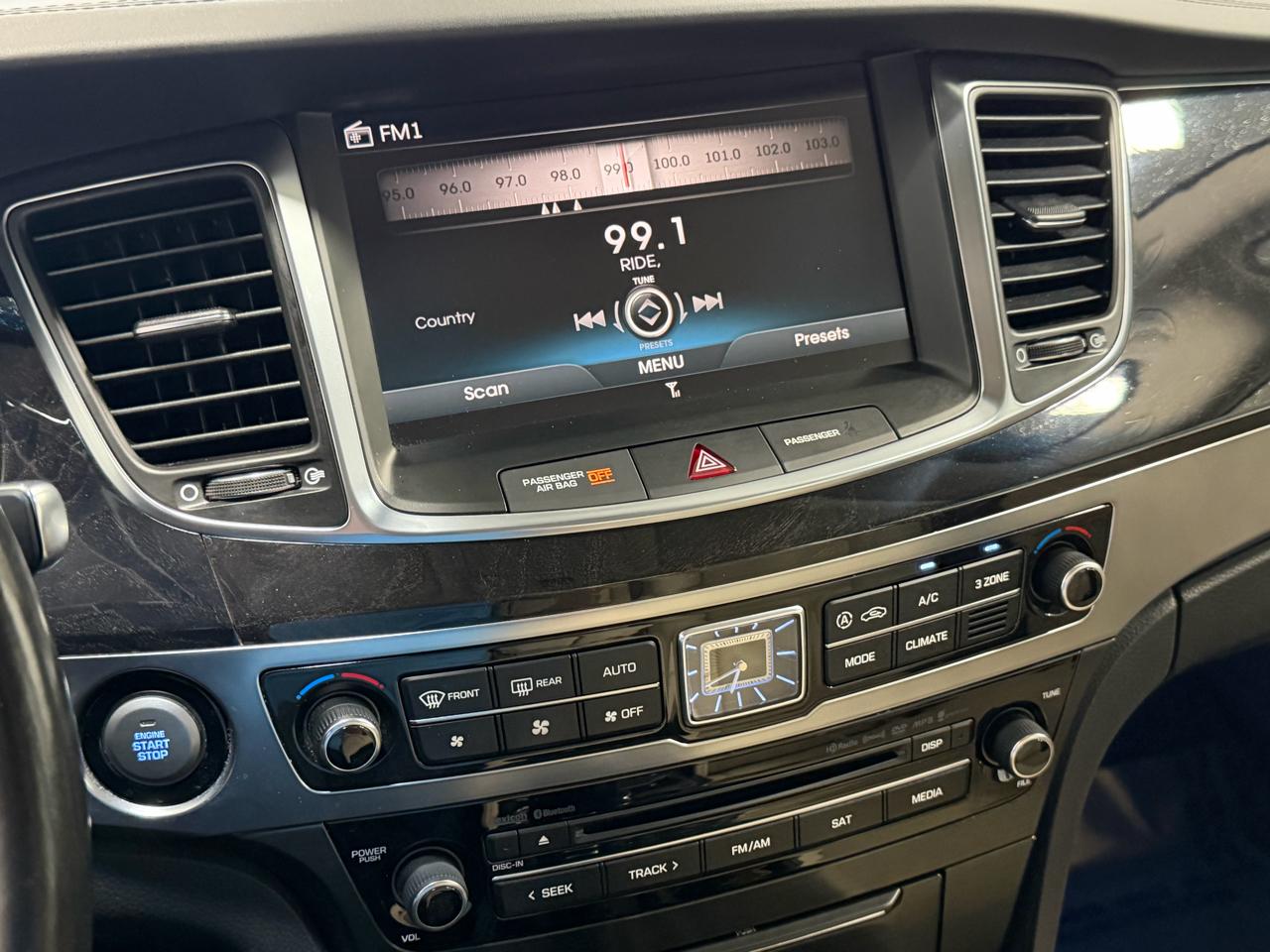 Hyundai Equus 4dr Sdn Signature 2016