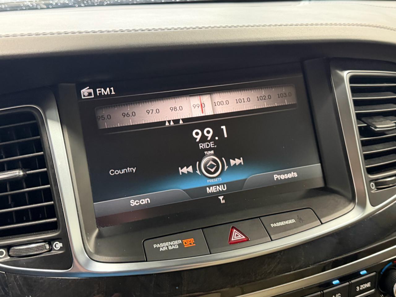 Hyundai Equus 4dr Sdn Signature 2016