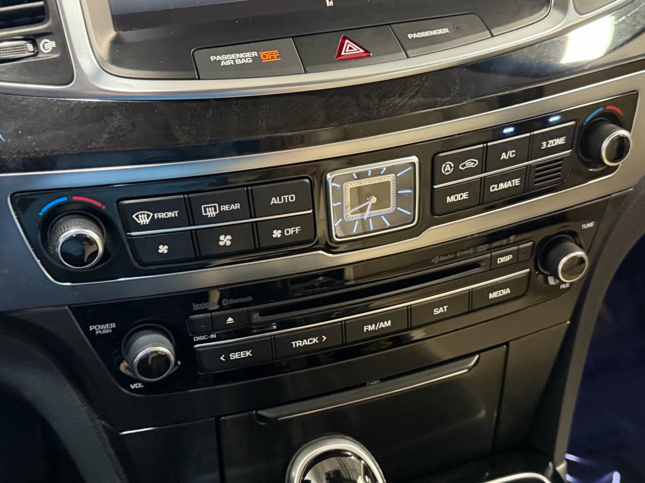Hyundai Equus 4dr Sdn Signature 2016