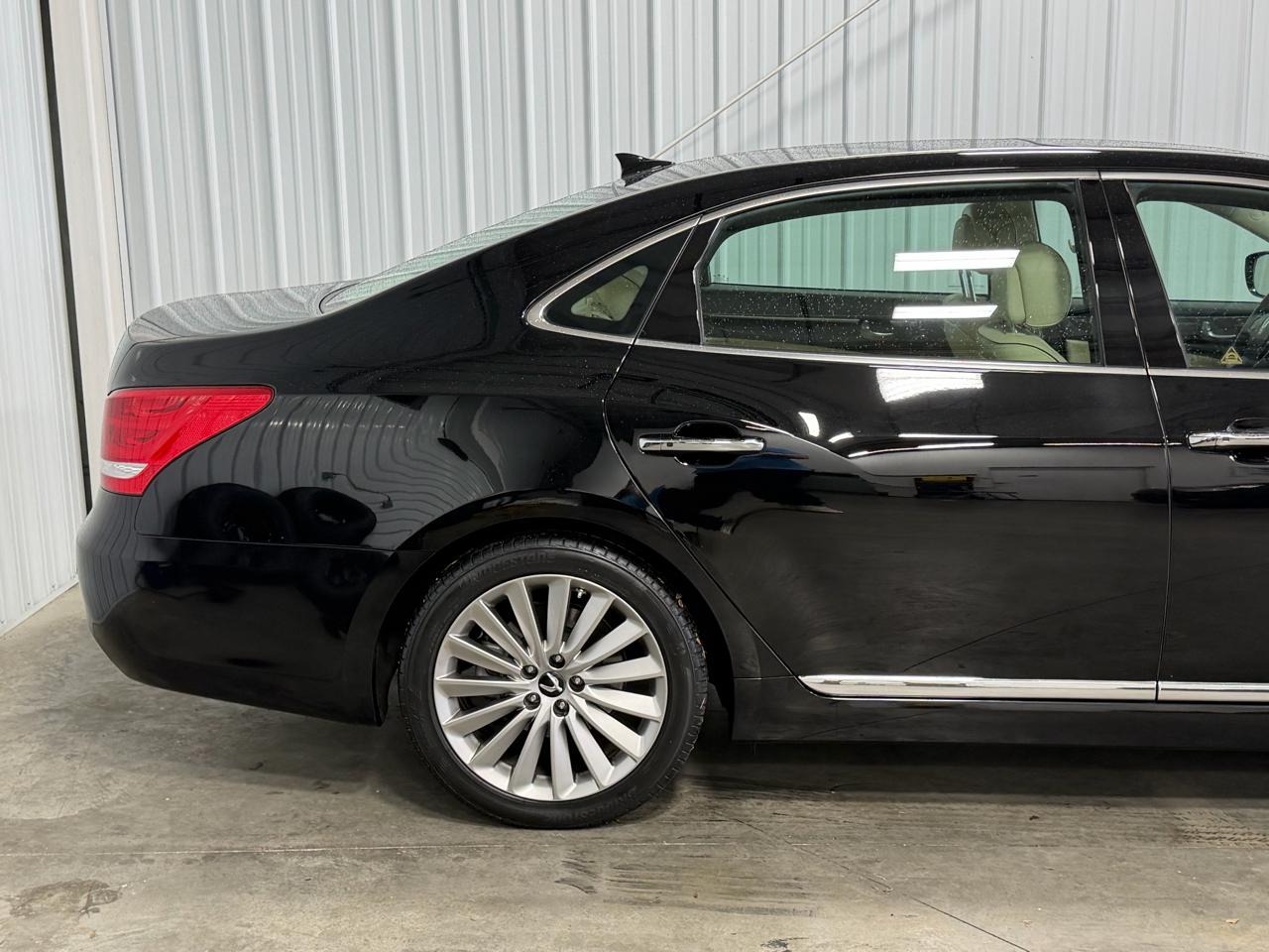 Hyundai Equus 4dr Sdn Signature 2016
