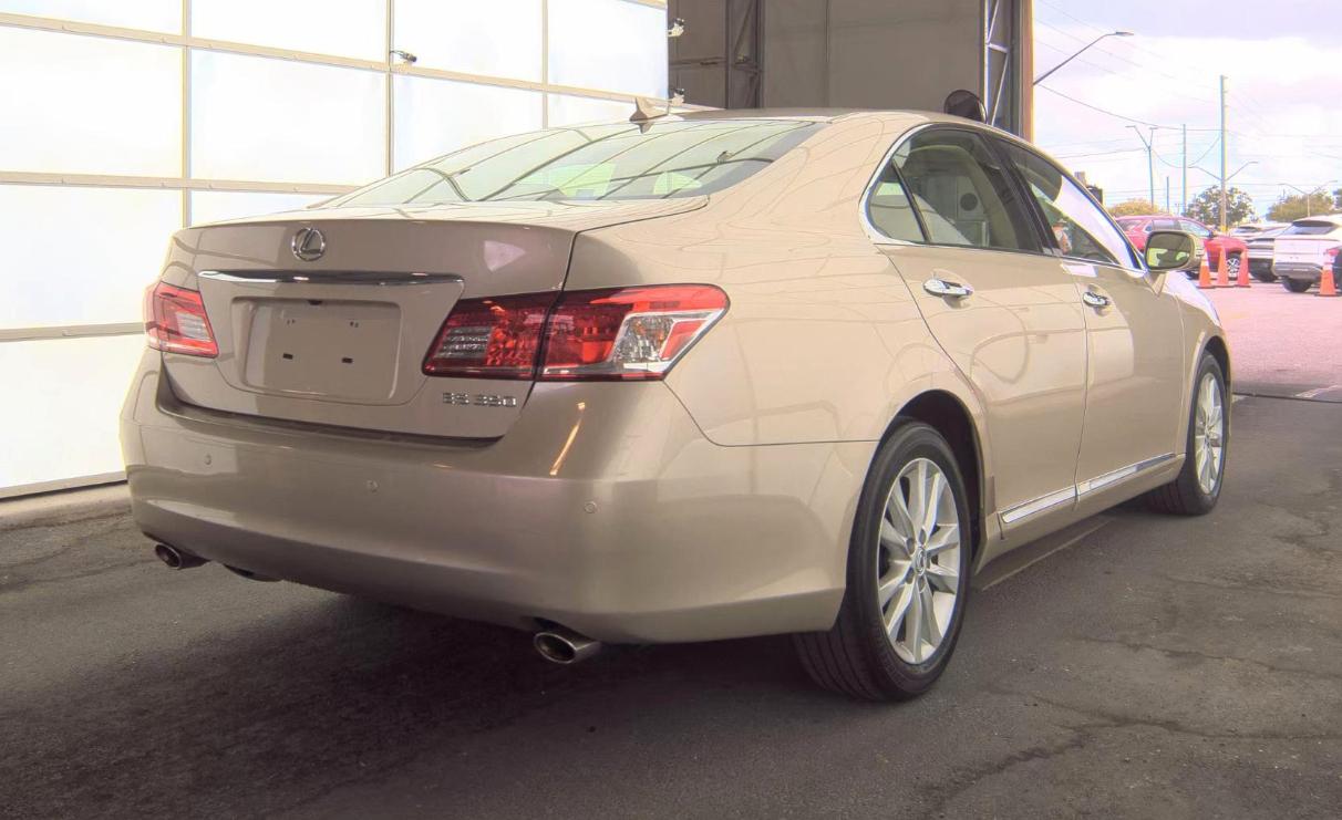 Lexus ES 350 4dr Sdn 2011