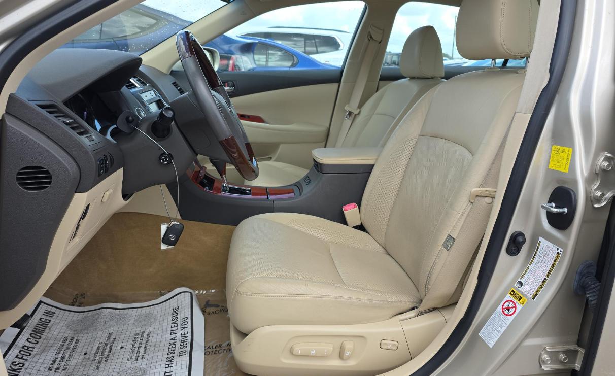 Lexus ES 350 4dr Sdn 2011