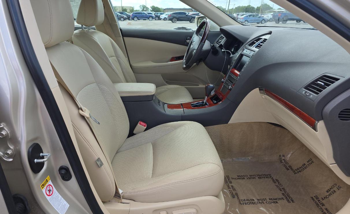 Lexus ES 350 4dr Sdn 2011