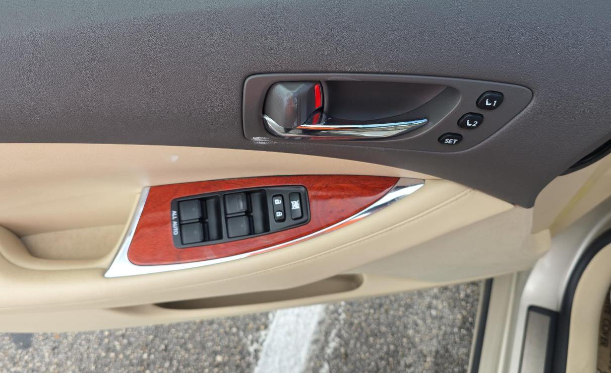 Lexus ES 350 4dr Sdn 2011