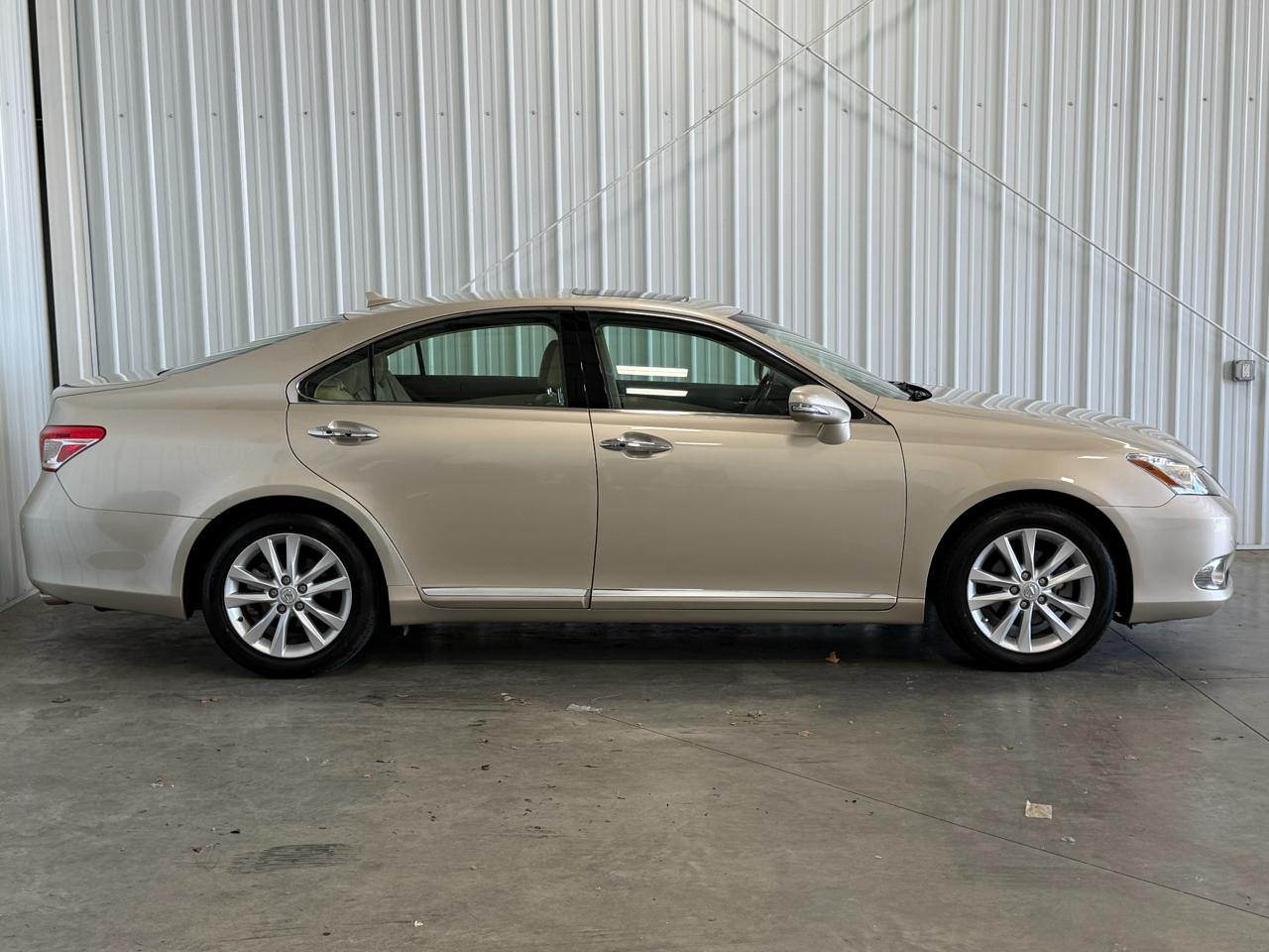 Lexus ES 350 4dr Sdn 2011