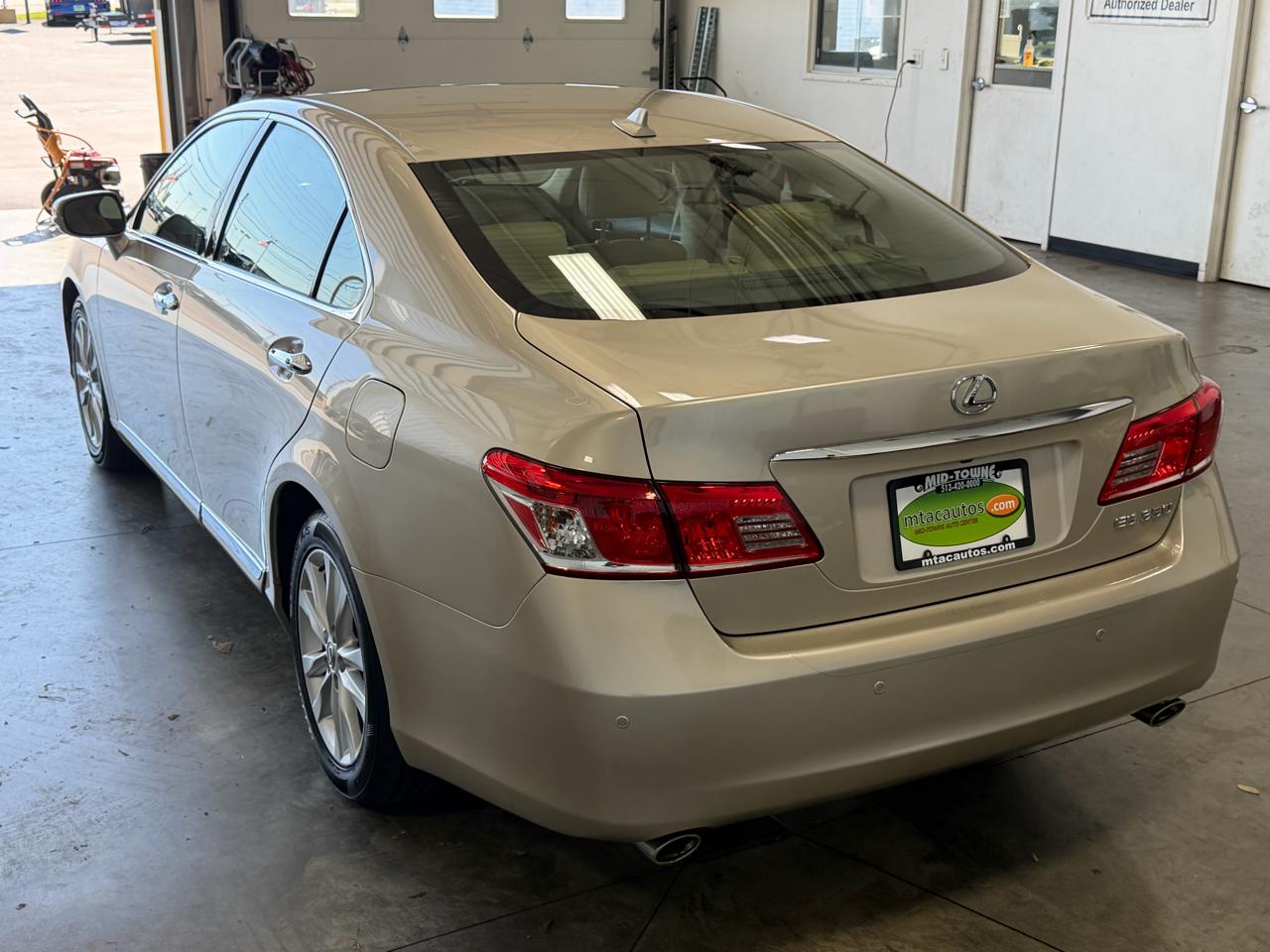 Lexus ES 350 4dr Sdn 2011