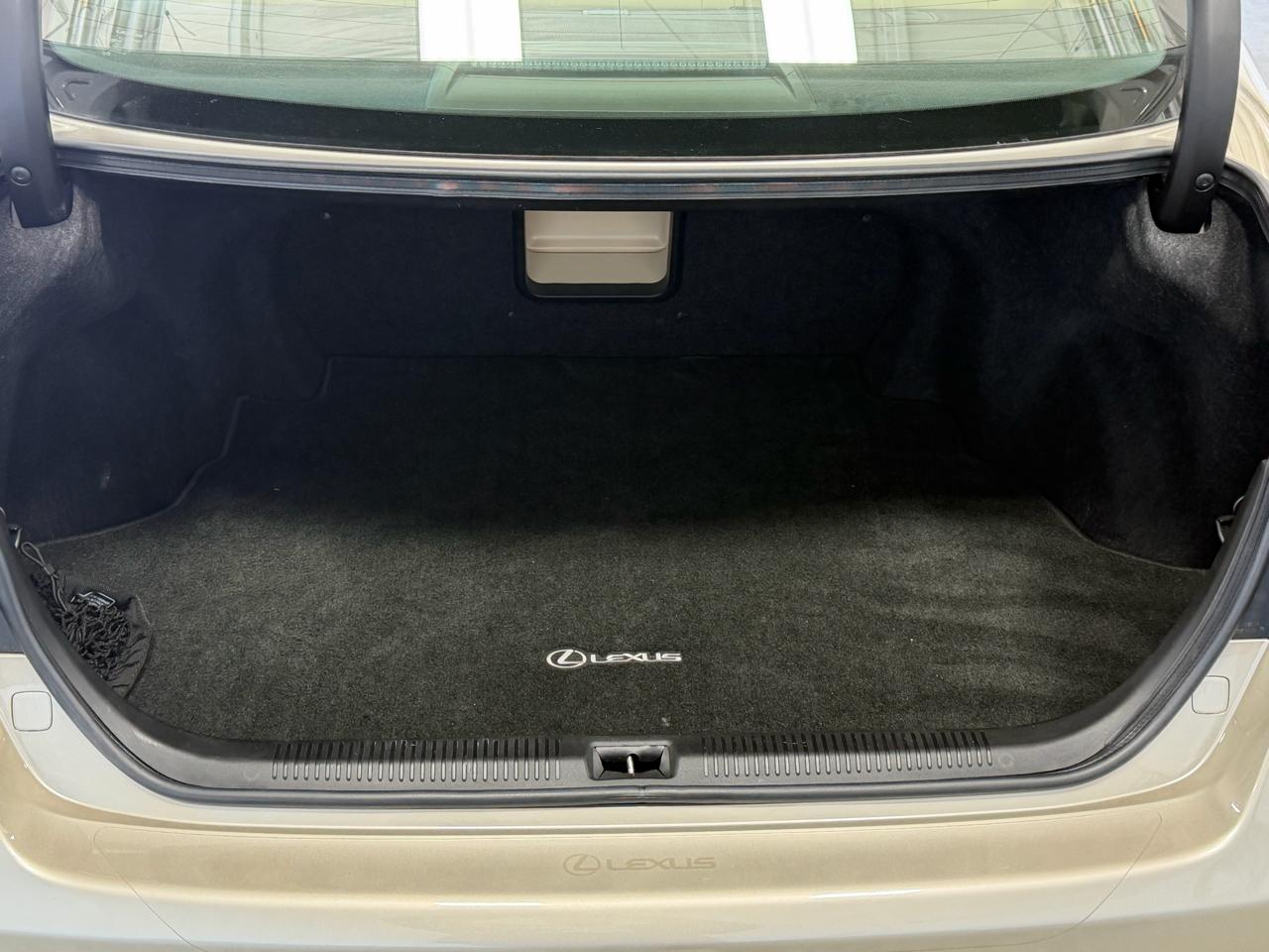 Lexus ES 350 4dr Sdn 2011