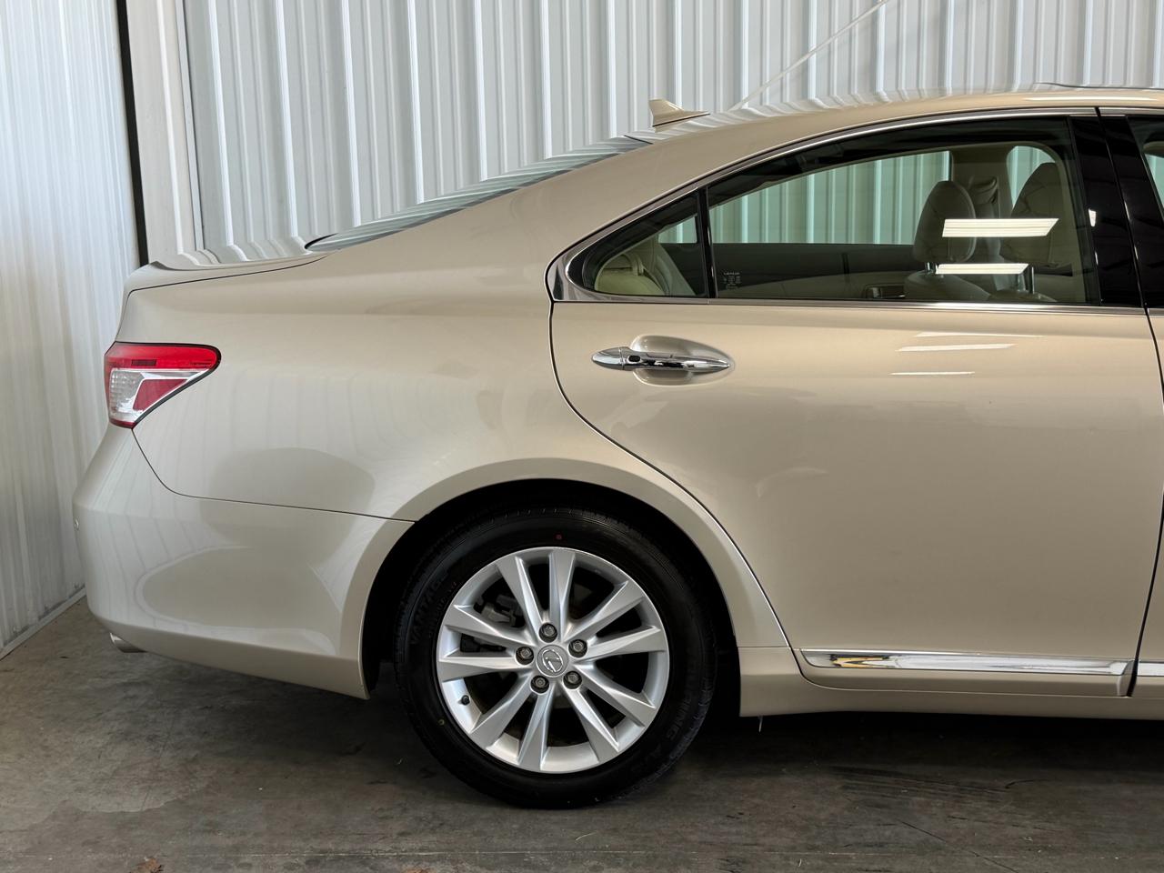 Lexus ES 350 4dr Sdn 2011