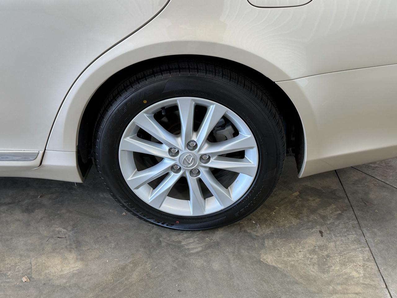 Lexus ES 350 4dr Sdn 2011