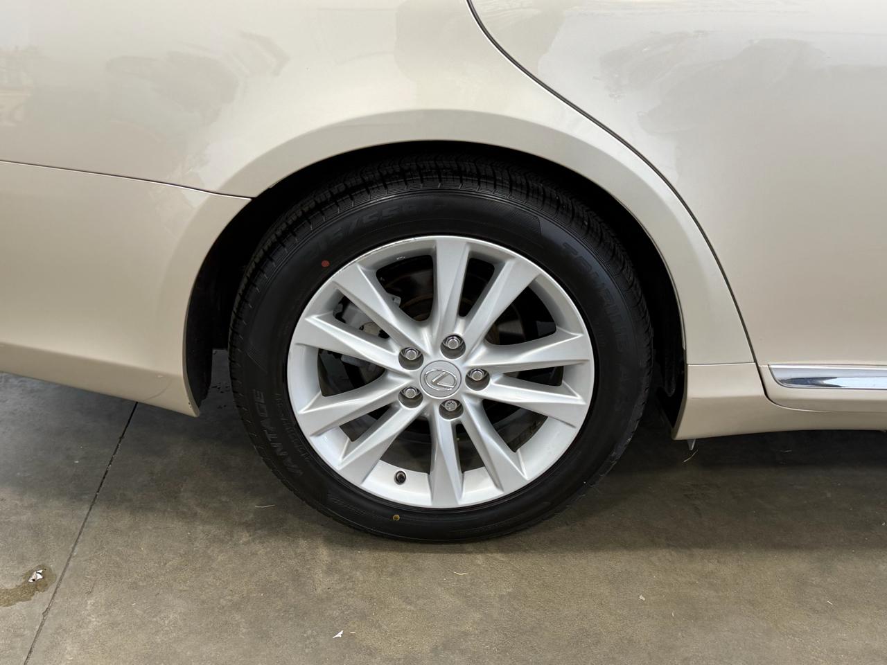 Lexus ES 350 4dr Sdn 2011