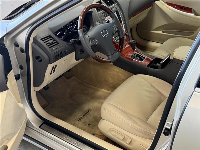 Lexus ES 350 4dr Sdn 2011