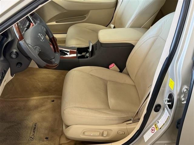 Lexus ES 350 4dr Sdn 2011