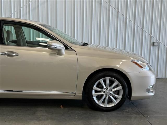 Lexus ES 350 4dr Sdn 2011