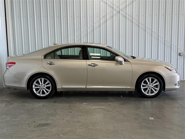 Lexus ES 350 4dr Sdn 2011