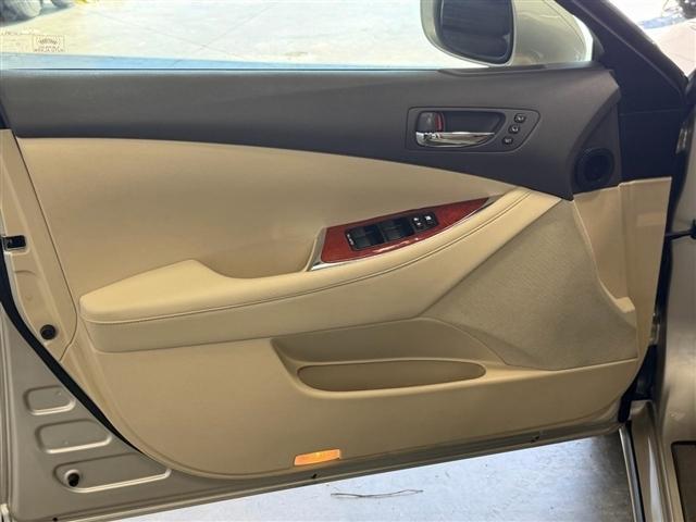 Lexus ES 350 4dr Sdn 2011
