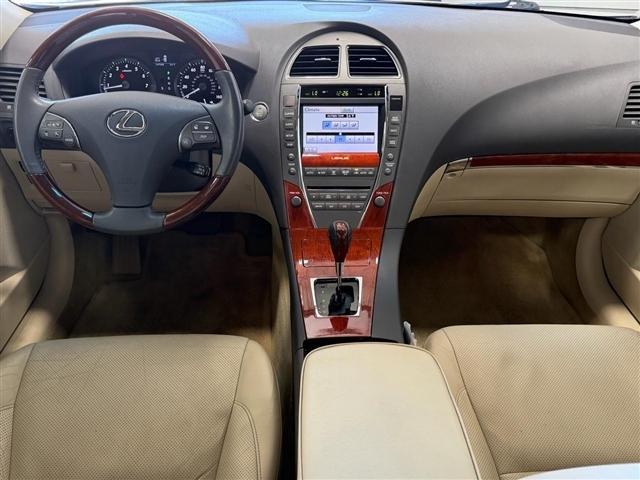 Lexus ES 350 4dr Sdn 2011
