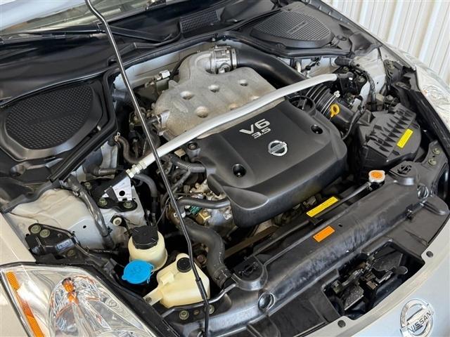 Nissan 350Z 2dr Roadster Touring Manual 2004