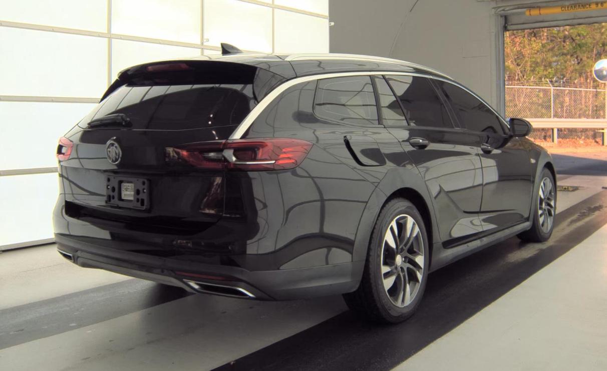 Buick Regal TourX 5dr Wgn Essence AWD 2018