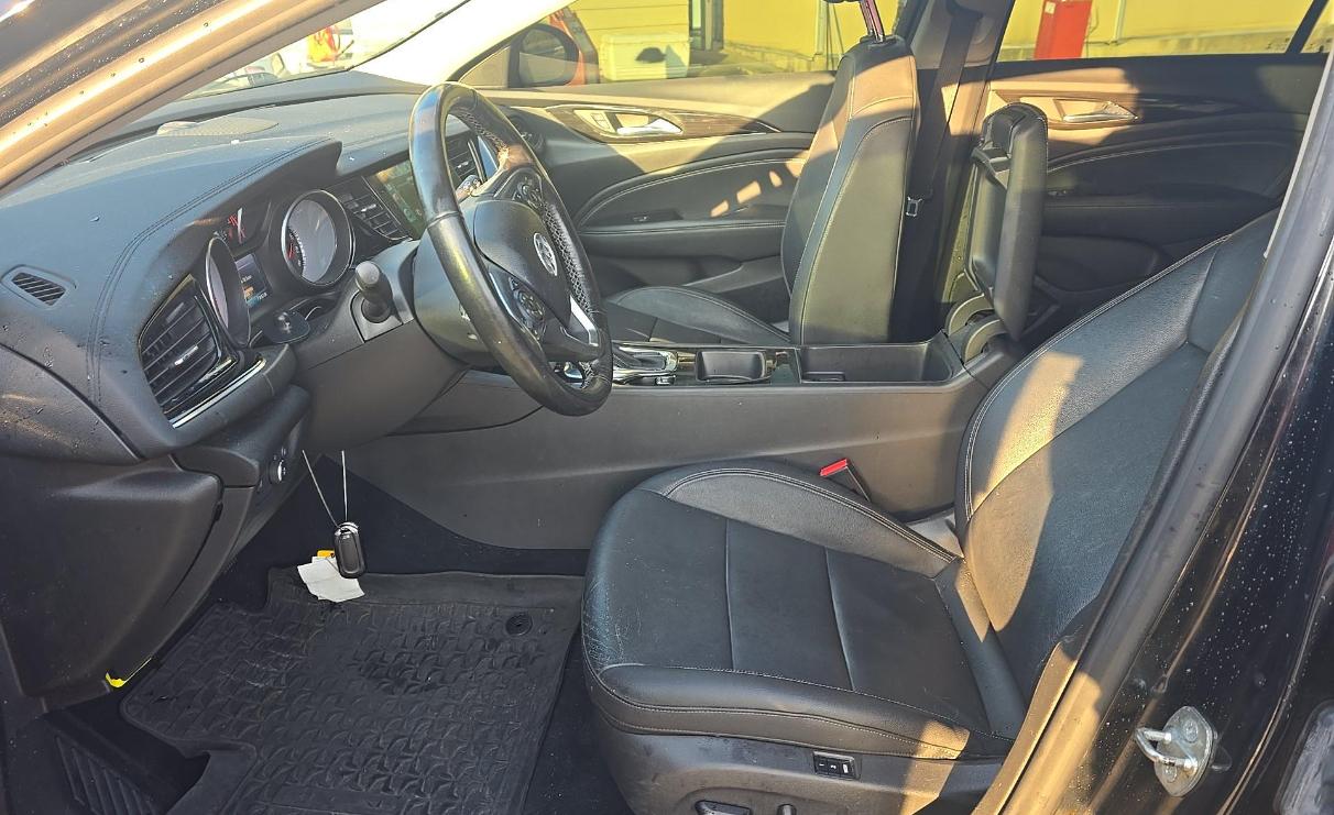 Buick Regal TourX 5dr Wgn Essence AWD 2018