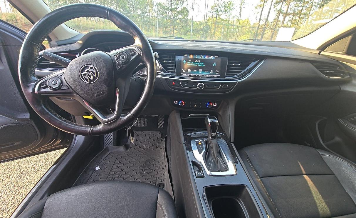 Buick Regal TourX 5dr Wgn Essence AWD 2018