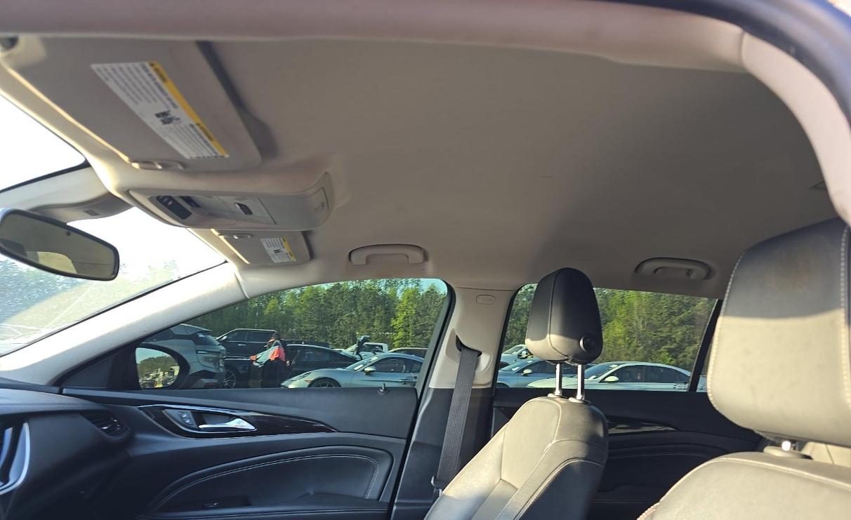 Buick Regal TourX 5dr Wgn Essence AWD 2018