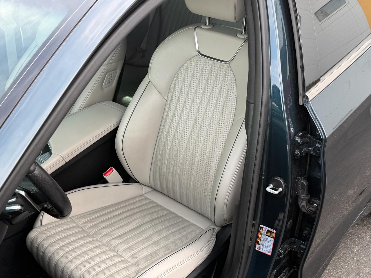 Genesis G70 2.0T RWD 2023