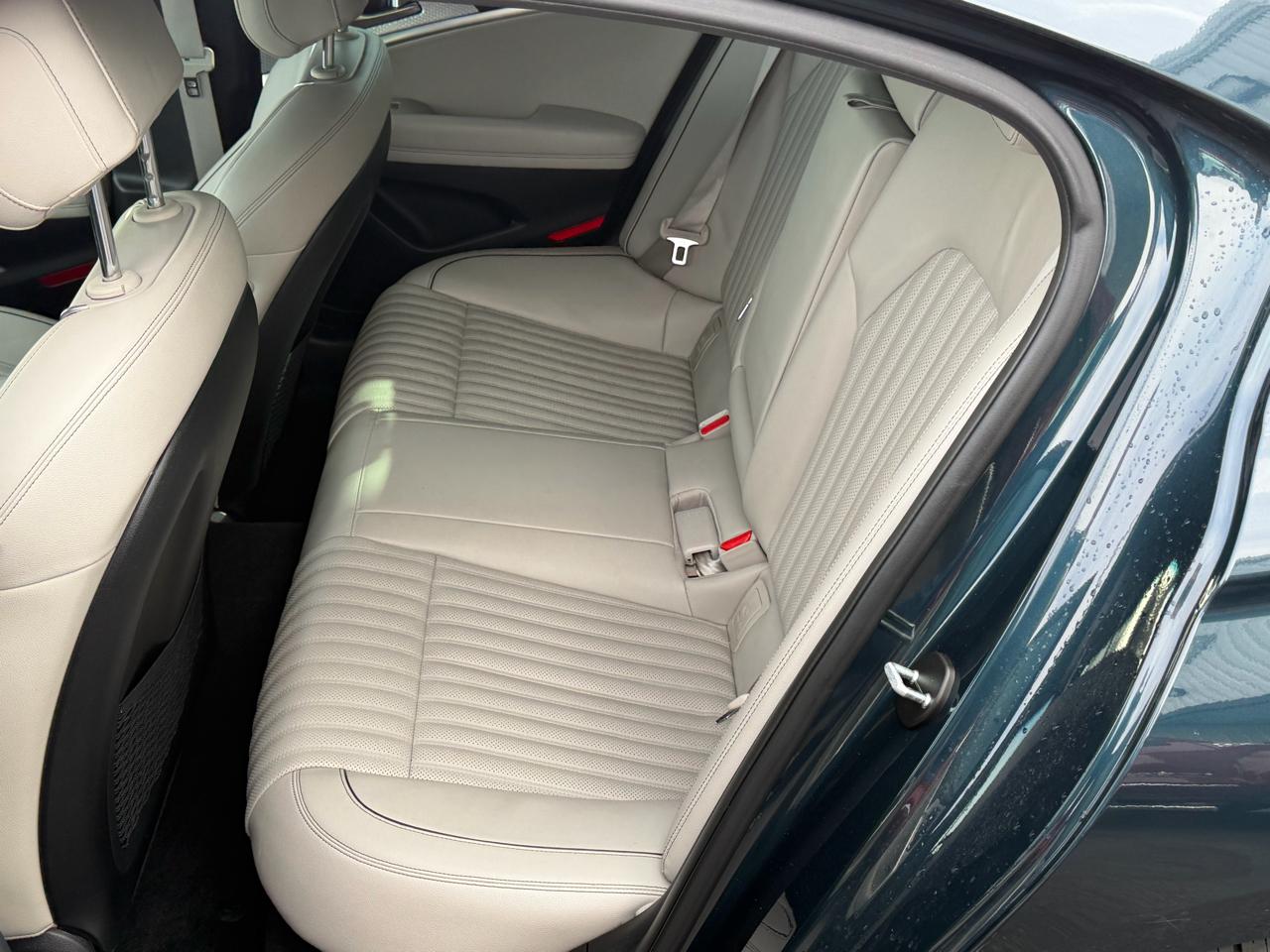 Genesis G70 2.0T RWD 2023