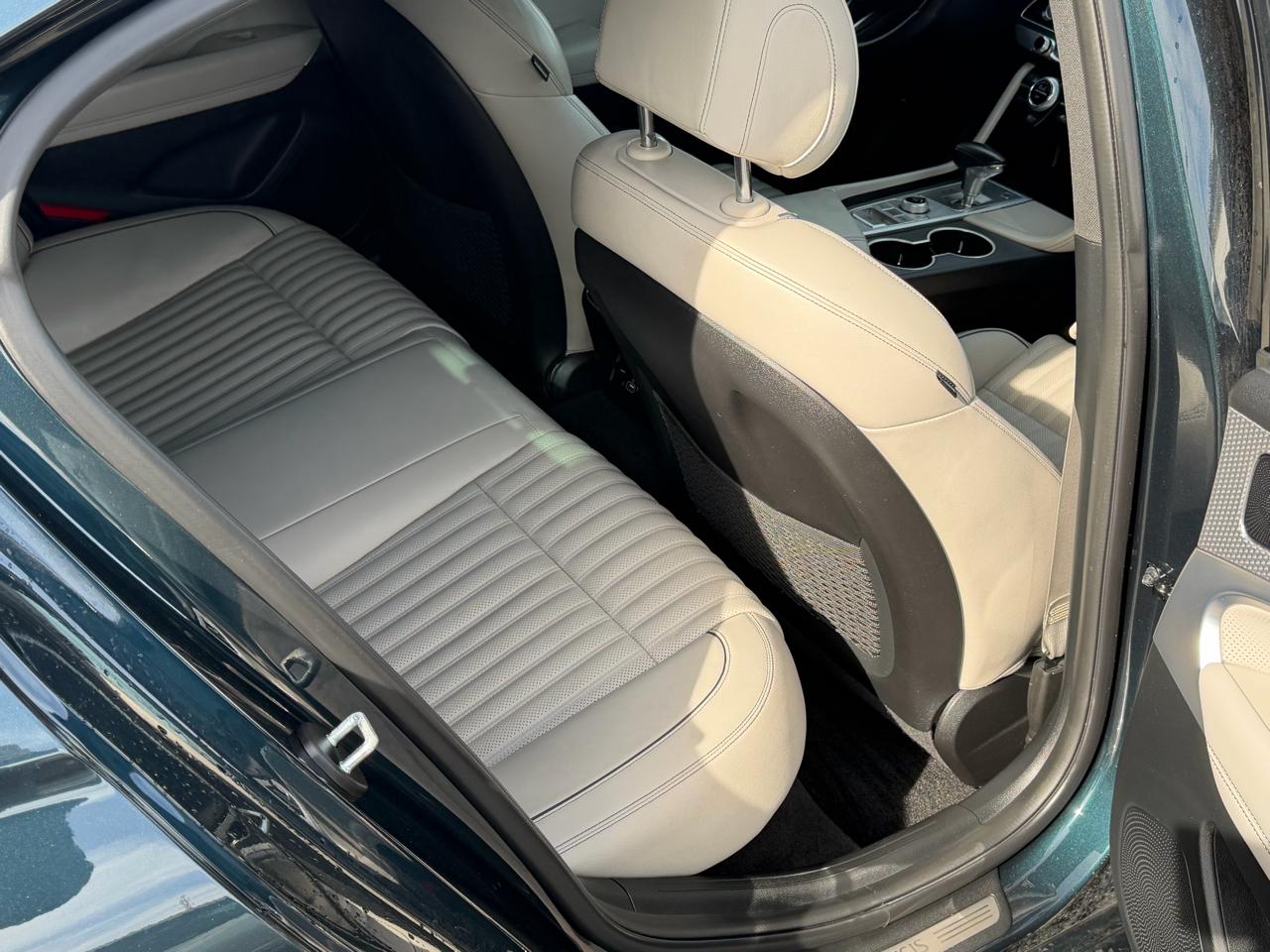 Genesis G70 2.0T RWD 2023