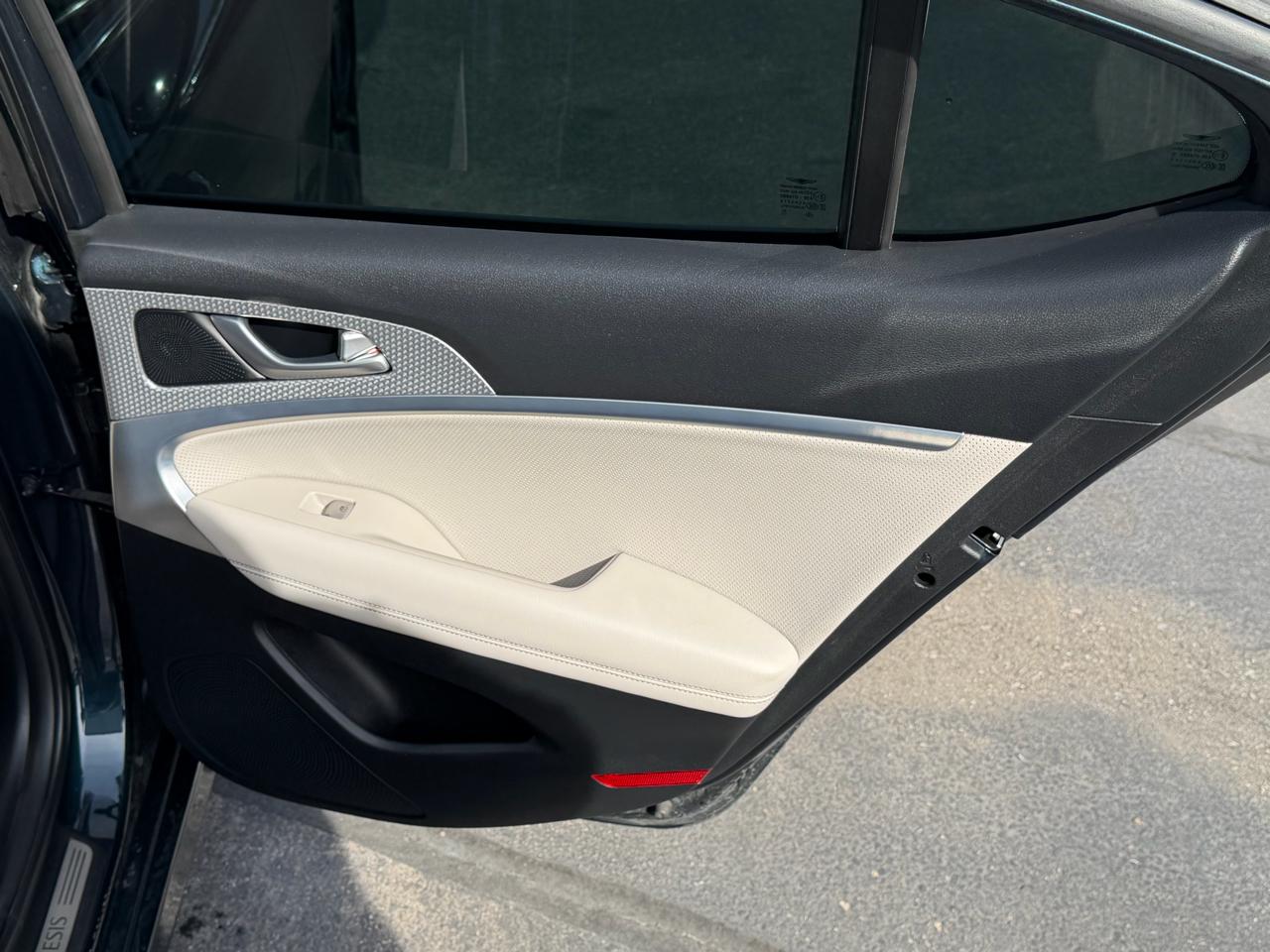 Genesis G70 2.0T RWD 2023