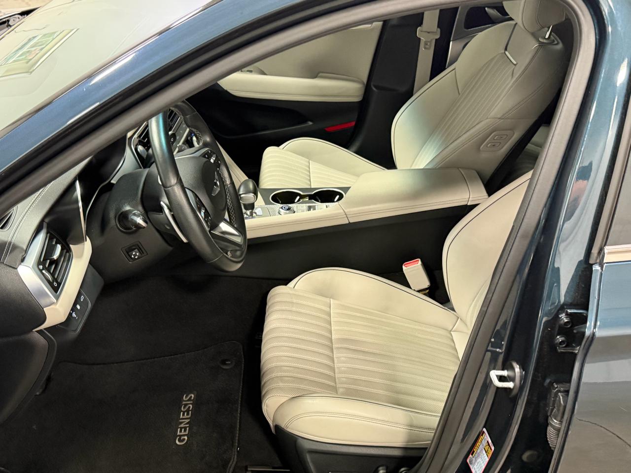 Genesis G70 2.0T RWD 2023