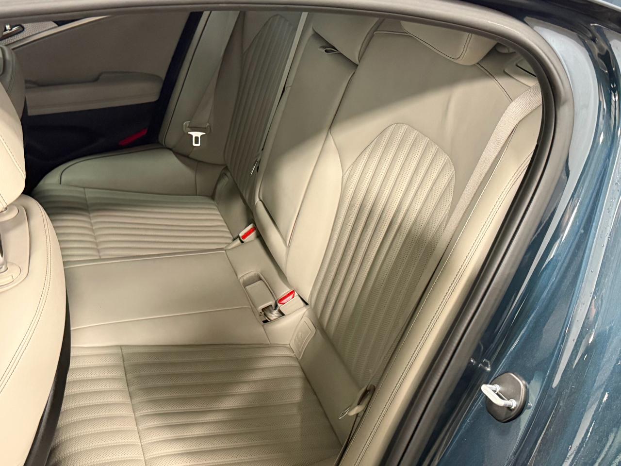 Genesis G70 2.0T RWD 2023