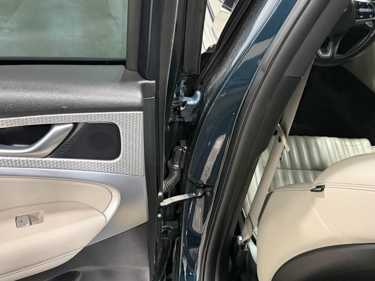 Genesis G70 2.0T RWD 2023