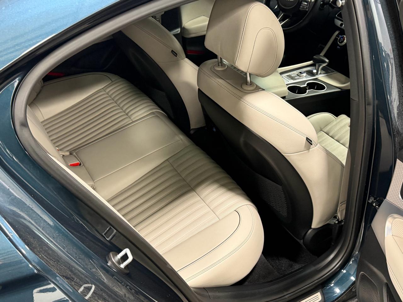 Genesis G70 2.0T RWD 2023