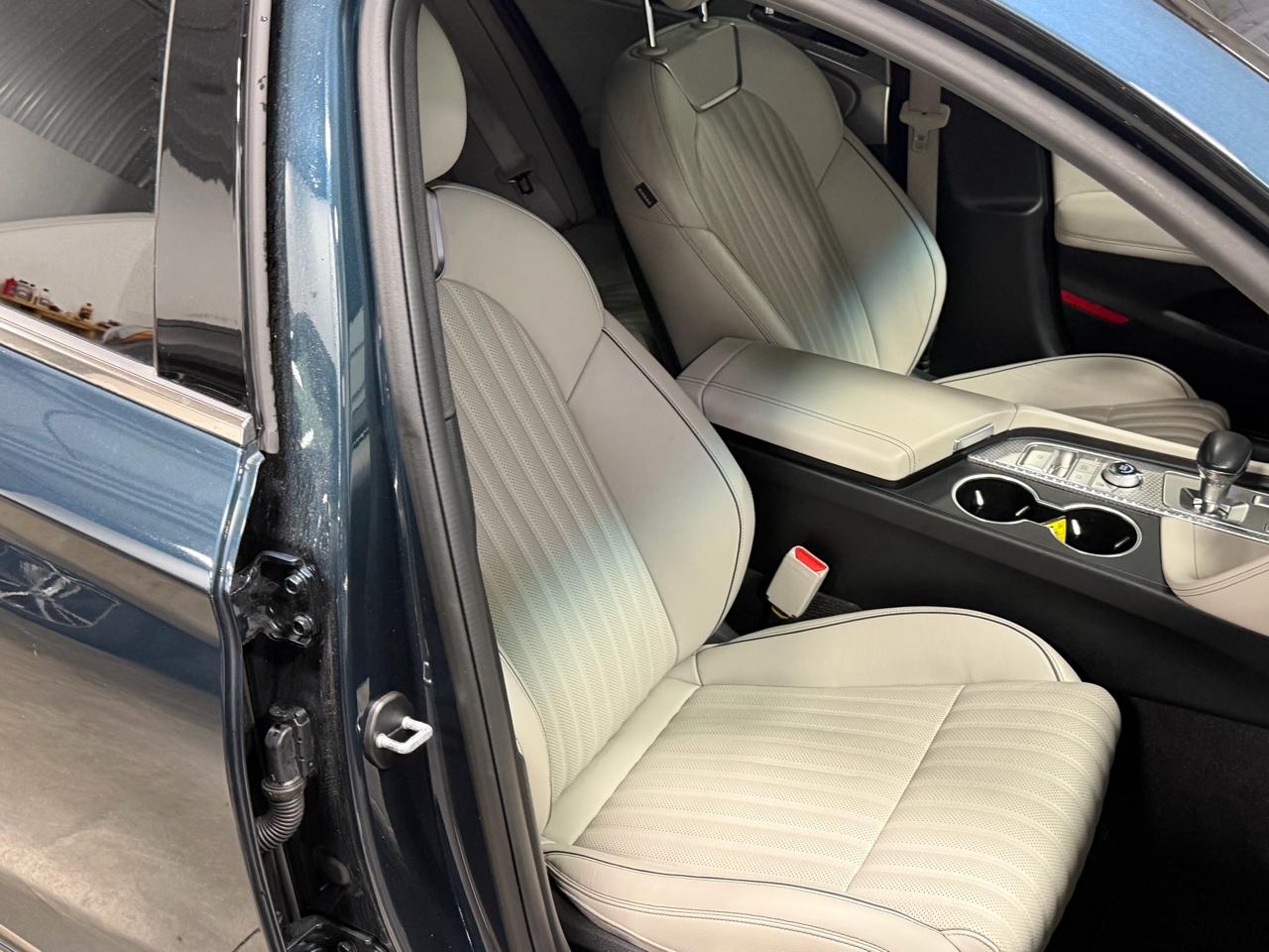 Genesis G70 2.0T RWD 2023