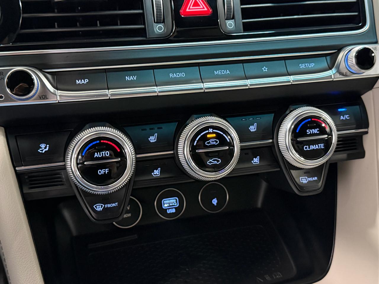 Genesis G70 2.0T RWD 2023